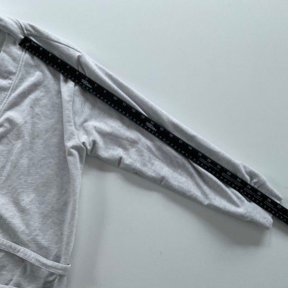 Athleta Studio Wrap Cardigan Sz L Light Gray Tie Front Open Sweatshirt Yoga Gym - Picture 5 of 8